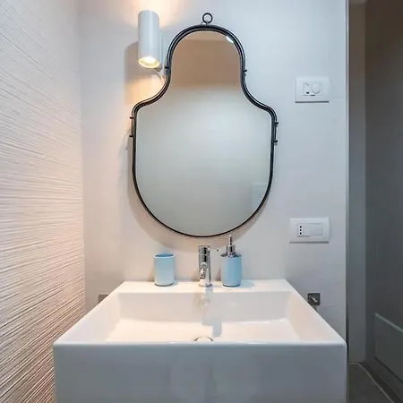Maison Blaesia - Beachfront Modern Sea Loft * 巴里