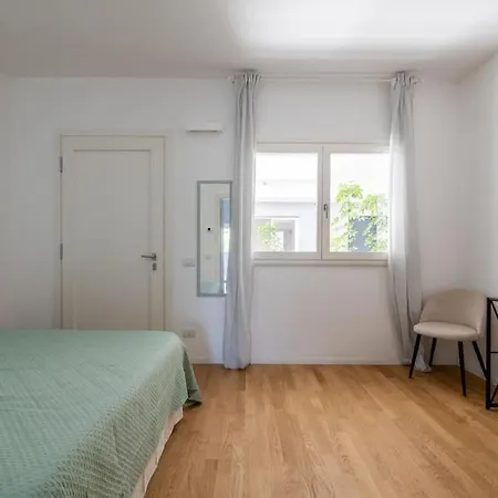公寓 Maison Blaesia - Beachfront Modern Sea Loft *