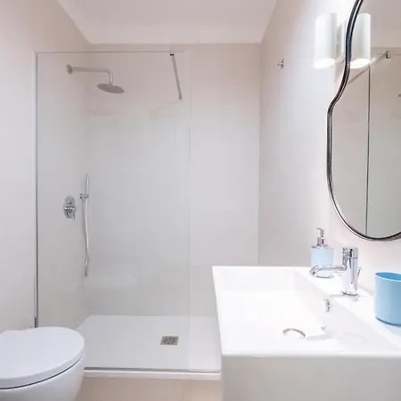 Maison Blaesia - Beachfront Modern Sea Loft * Bari