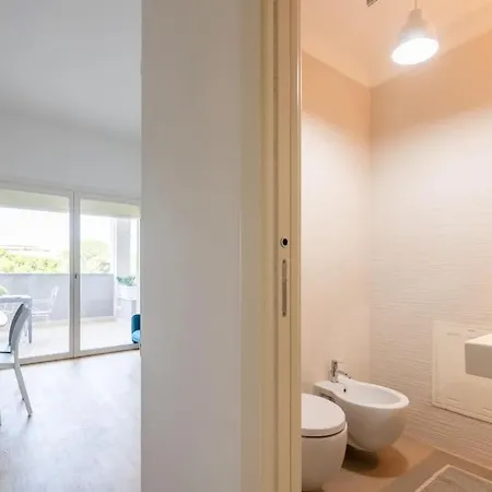 Maison Blaesia - Beachfront Modern Sea Loft Lejlighed Bari