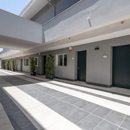 Maison Blaesia - Beachfront Modern Sea Loft *