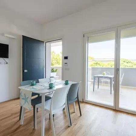 Maison Blaesia - Beachfront Modern Sea Loft *