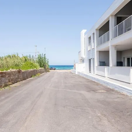 Maison Blaesia - Beachfront Modern Sea Loft Bari