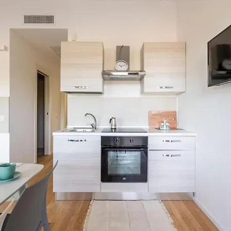 Maison Blaesia - Beachfront Modern Sea Loft * Bari